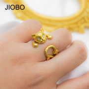 欧美时尚个性设计猫咪指环不锈钢镀18k金精致高级镶锆石小猫戒指