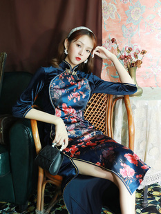 藏蓝色丝绒旗袍年轻款长款气质，修身复古中国风少女改良版连衣裙秋