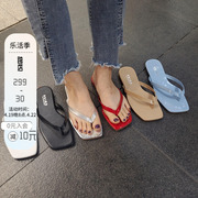 韩国女鞋琪琪2023夏季东大门漆皮方头夹趾细带低跟人字拖凉鞋