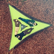 空中多人三角吊床便携式网眼网布空中树帐篷休闲网床悬挂空中帐篷