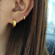 日韩简约18k金色光面，小耳环女防过敏防掉色精致网红小众耳骨圈