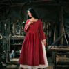 中世纪宫廷文艺复古秋冬修身长袖千丝绒蕾丝厚酒红色连衣裙假两件