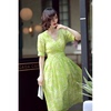 法式复古风情天然苎麻，面料v领绿色印花连衣裙，收腰显瘦气质长裙