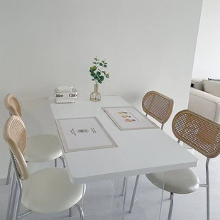 家用藤编法式奶油风餐椅，轻奢高级感简约侘寂餐桌椅白色化妆圆凳子