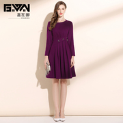 羊毛呢连衣裙2020秋冬显瘦妈妈气质裙子中长款紫色冬季打底裙