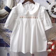 日系软妹小众设计感ins法式刺绣，花朵短袖娃娃领白衬衫纯棉上衣女