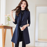 秋冬大衣女2023韩版蓝色，中长款加厚西装外套，洋气收腰显瘦风衣