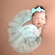 婴儿摄影服装新生儿满月照相头饰连衣裙影楼道具女宝宝月子照衣服