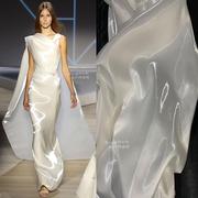 水晶丝缎白色礼服水光缎面婚纱液态金属丝绸硬挺面料设计布料定制