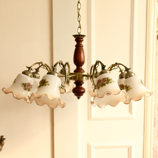 客厅吊灯卧室美式田园乡村风格，复古实木灯五头吊灯，创意彩绘新中式