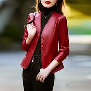 2023 酒红色外套女春秋短款V领皮夹克PU黑色长袖修身型皮衣
