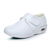 2021秋冬款护士鞋防滑气，垫底护士棉鞋，白色坡跟深口棉鞋女鞋