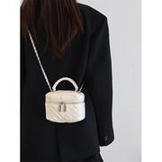 香港夏季白色链条小香风包包女式2024高级感斜挎小盒子包