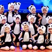小熊猫连体演出服儿童动物表演服装，卡通国宝熊猫，衣服幼儿园舞蹈服