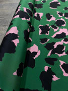 欧美风格连衣裙真丝面料绿底粉黑豹纹弹力双绉宽幅弹力桑蚕丝布料