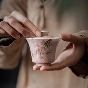 春天釉下彩手绘桃花花瓣盖碗景德镇瓷功夫茶具家用粉色泡茶碗