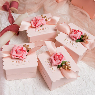 唯美粉色结婚喜糖盒纸盒，包装盒结婚伴手礼，开盖方形糖果盒子盒