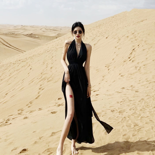 三亚沙漠海边度假沙滩裙小个子，露背黑色挂脖吊带连衣裙女夏季长裙