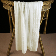 纯色羊绒围巾男女通用冬季柔软针织，保暖百搭麻花披肩两用白色围脖