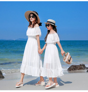 泰国游海边时尚洋气亲子装，沙滩装2023潮母女装长款连衣裙露肩
