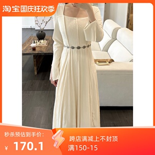 awmumu法式方领长袖连衣裙女秋季气质，仙女裙温柔风收腰显瘦长裙子