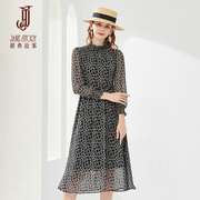 黑色雪纺连衣裙，女秋季2023法式洋气，长袖设计感不规则格子裙