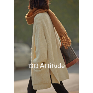 1313松弛感温柔奶白中长羊毛衣开衫2023冬女肌理宽松保暖叠穿外套
