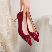 红色中式秀禾婚鞋女2023尖头浅口蝴蝶结高跟鞋粗跟百搭单鞋女