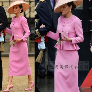 高级定制西班牙王妃同款圆领拼接蕾丝粉色西装套装裙修身褶皱时尚
