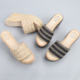 欧美复古麻绳坡跟编织带拼色百搭一字型，夏季凉拖鞋高跟防水台女鞋