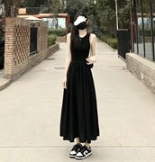 高级感无袖黑色连衣裙女夏季2023年收腰显瘦背心吊带a字长裙