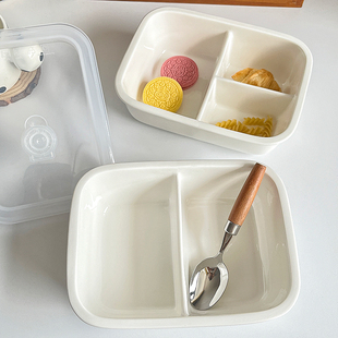 纯白陶瓷分格饭盒，ins减脂分餐盘，深盘微波炉专用分格碗学生便当盒
