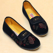 休闲黑色老北京布鞋绒面，花卉中老年一脚蹬防滑牛筋，平底奶奶小码鞋