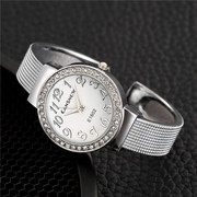 潮流个性女表手镯表镶钻时尚，女士手表圆形，大数字金色石英腕表