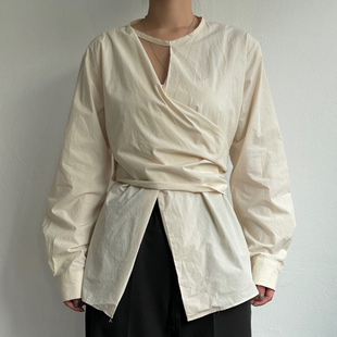 韩国chic秋季复古气质圆领不规则镂空设计收腰显瘦纯色长袖衬衫女