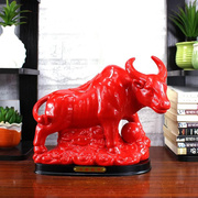 雕塑红色陶瓷牛摆件家居客厅，玄关办公室桌面装饰品中式生肖工艺品