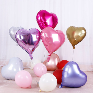 心形气球装饰情人节酒吧餐吧装饰浪漫求婚场景，布置爱心气球