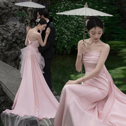 影楼主题拍照服装外景新中式婚纱摄影园林国风拍照粉色礼服写真裙
