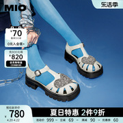 MIO米奥夏季甜美风中跟钻饰镂空包头时髦罗马凉鞋女平底洞洞鞋