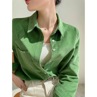 绿色衬衫女春季2024年春装设计感小众长袖衬衣叠穿高级感上衣