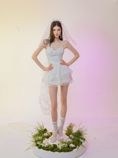 BloominGirls 白色吊带连衣裙收腰显瘦纯欲风公主蛋糕蓬蓬裙