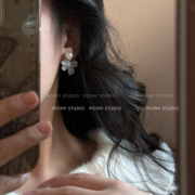 蝴蝶珍珠耳环2023年轻奢小众设计感碎钻高级感耳钉耳饰女