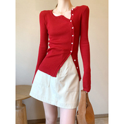 pinkeen红色设计感针织开衫，女秋季2023修身显瘦不规则上衣潮