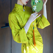 新中式旗袍女士唐装晨拍旗袍，礼服黄色宽松系带，新娘晨袍女芥末绿