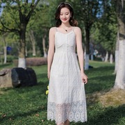 2023夏季甜美超仙白色蕾丝钉珠吊带裙旅行度假收腰显瘦连衣裙
