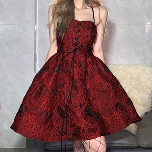 favoritei新年复古红暗纹提花吊带，蓬蓬裙个性收腰性感连衣裙