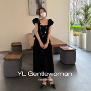 YL Gentlewoman法式小众复古丝绒连衣裙方领泡泡袖天鹅绒长裙春夏