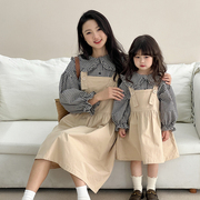 亲子装母女春秋2024格子衬衫，背带裙两件套高端韩版亲子套装潮
