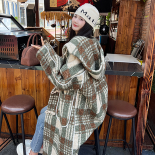 格子妮子褂呢子大衣女韩版女学生今年流行带帽毛呢外套女冬高个子