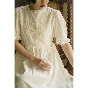 然而和风原创圆领爱德华高腰灯笼袖蝴蝶结拼接蕾丝白色刺绣连衣裙
